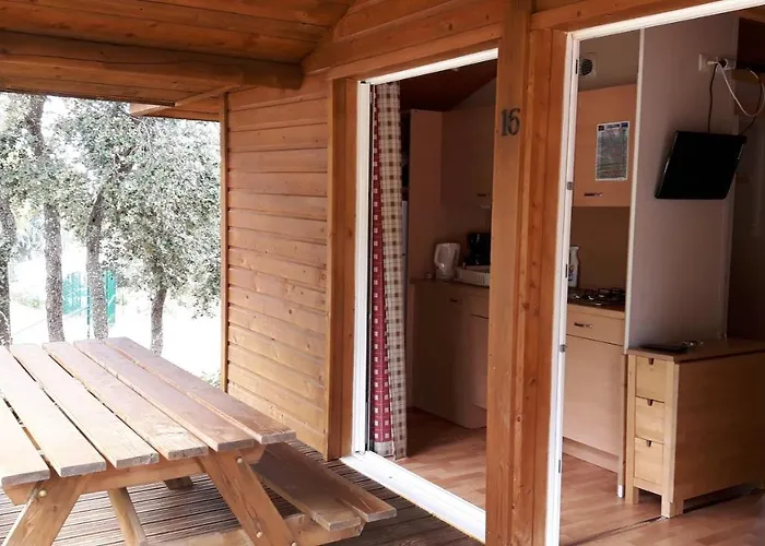 Parc Residentiel Les Hauts De Baldy 아그